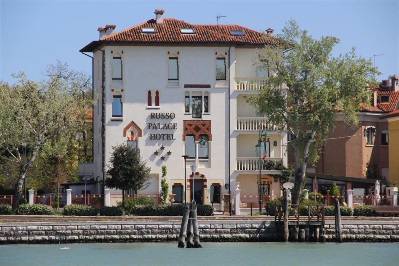 Russo Palace Hotel